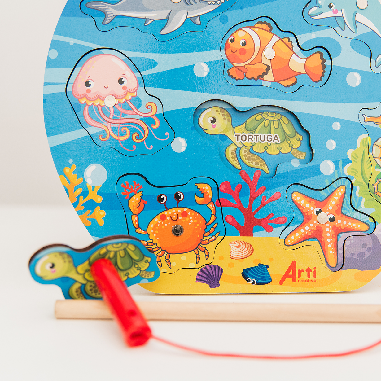 ROMPECABEZAS DE ENCAJE EN MADERA "PESCANDO" X 8 PZAS. ARTI CREATIVO