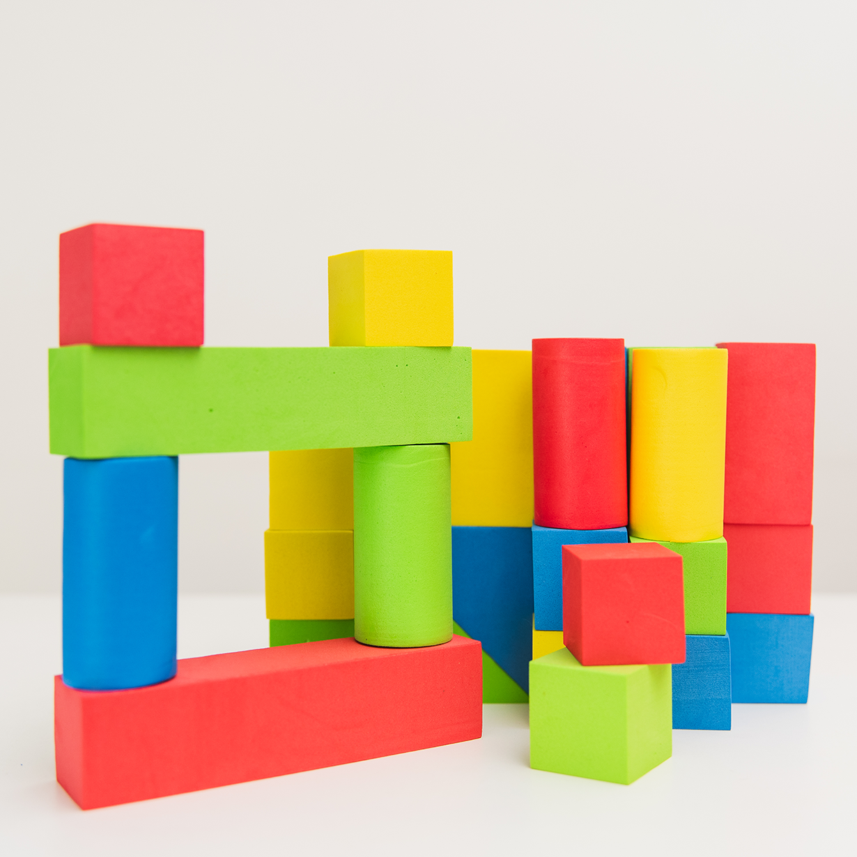 JUEGO DE CONSTRUCCION EN GOMA EVA "SOFTIE BLOCKS" X 28 PZAS. ARTI CREATIVO