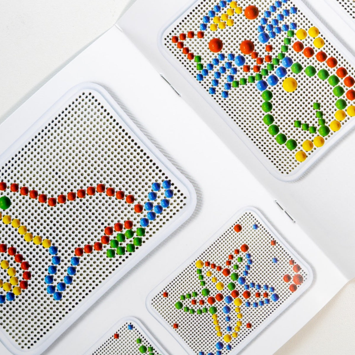 MOSAICOS MÁGICOS: PEGS X 500 PIEZAS - ARTI CREATIVO