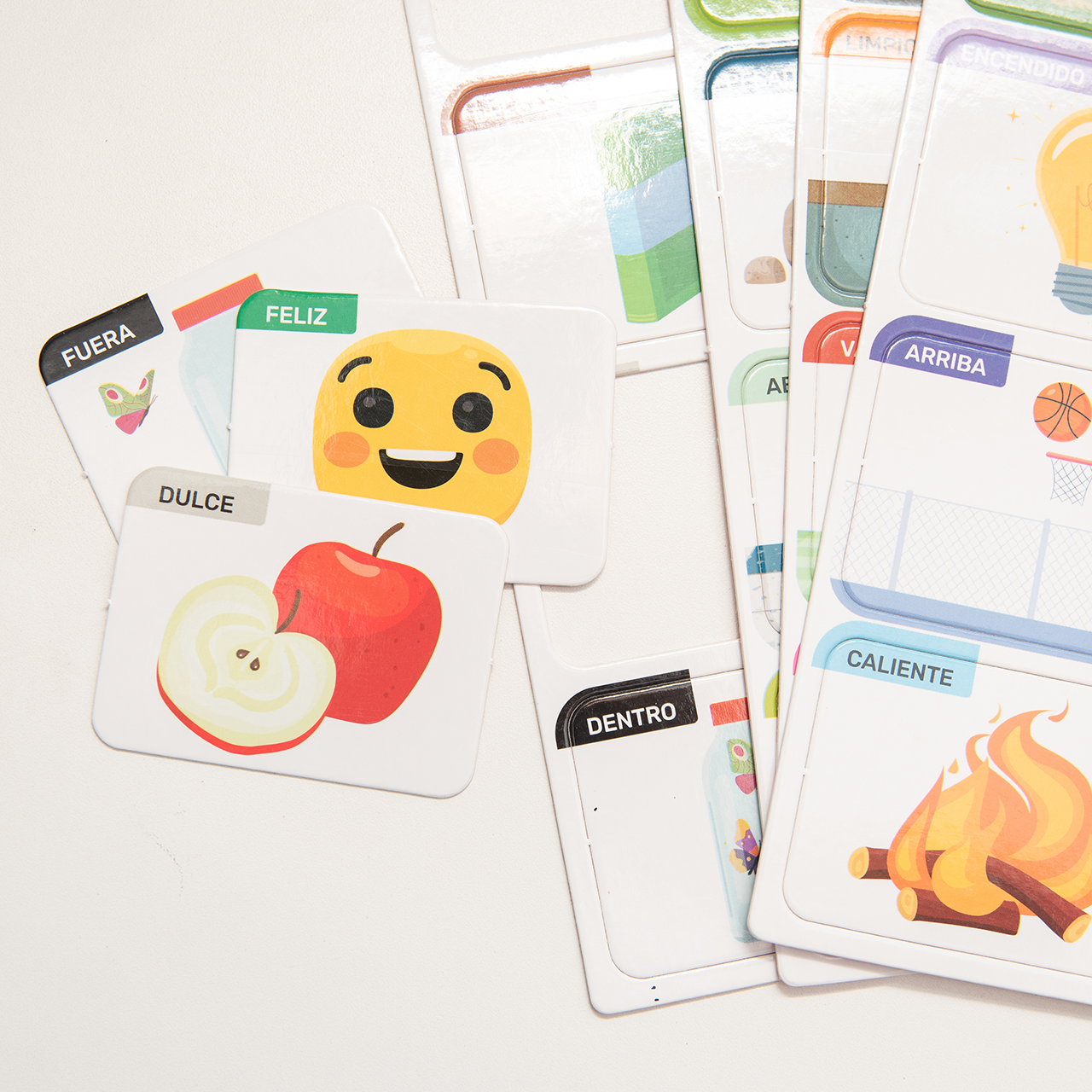 JUEGO DE CARTILLAS Y MEMORIA "OPUESTOS" X 32 PZAS. ARTI CREATIVO